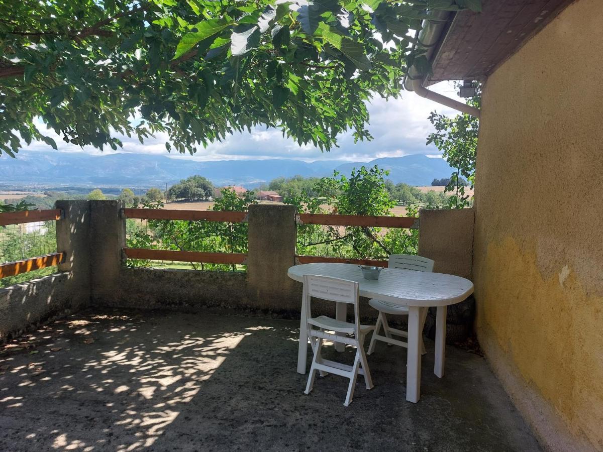 Maisonnette Campagnarde Avec Vue Sur Vercors Montmiral Exterior foto